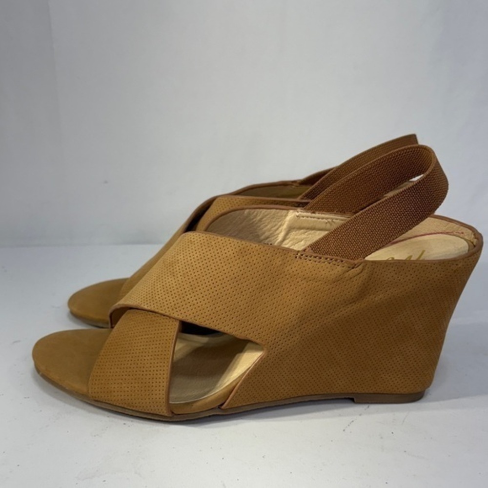 🥿 nwob Matisse Harlow Tan Perforated Wedge Sandals